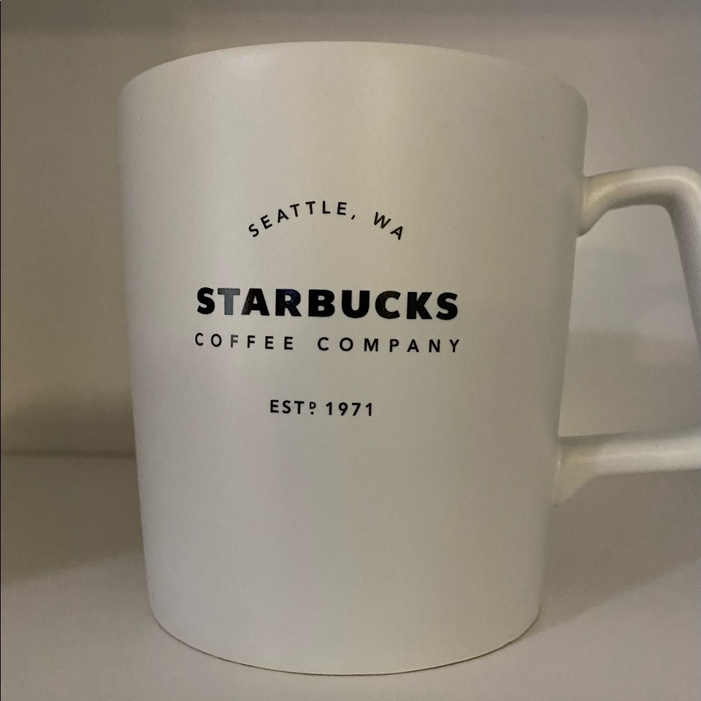 Seattle Starbucks mug (18 fl oz). Vintage with price tag.